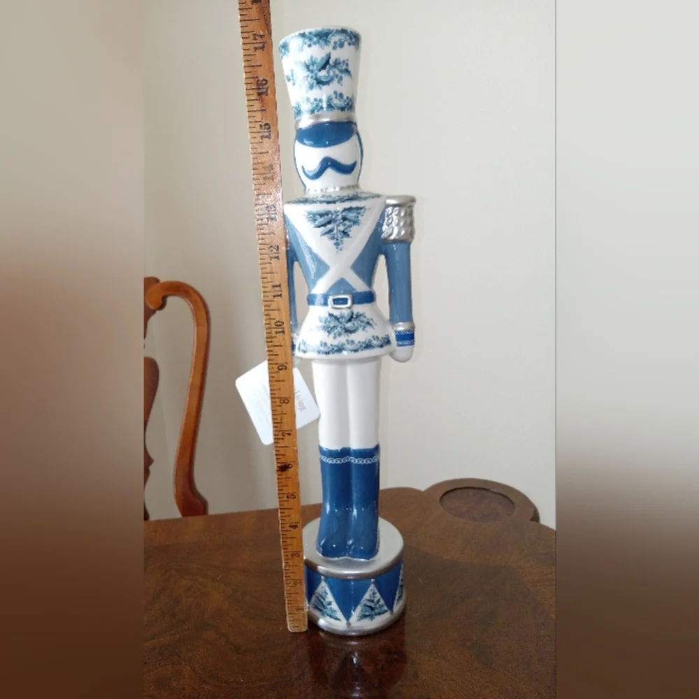 Merry and Bright Collection Chinoiserie Ceramic Large Nutcracker - Picture 6 of 13